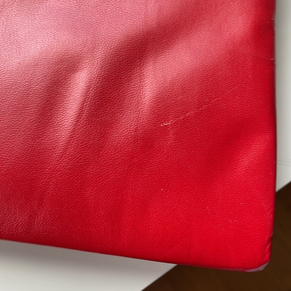 Vintage Gucci red leather hand clutches - Picture 7 of 9